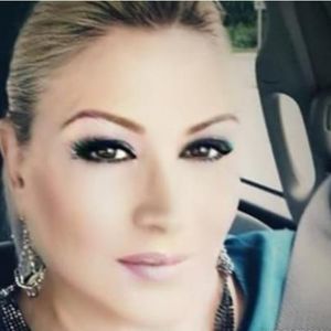 Meet your Posher, Eneida